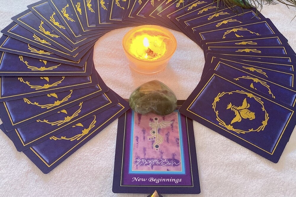 Tarot and oracle reading